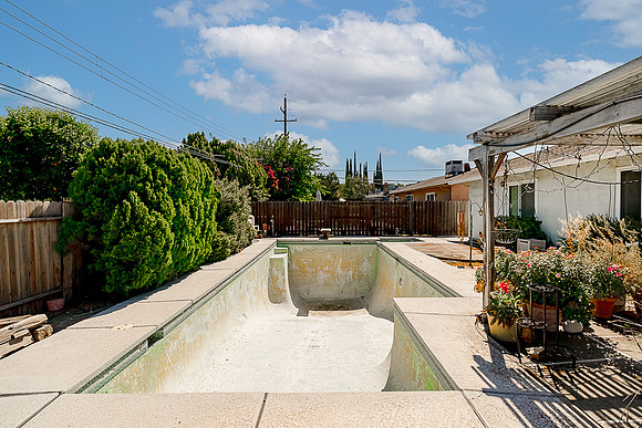 2625Madrone28
