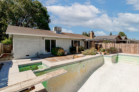 2625Madrone31