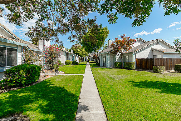 2703Parkway01