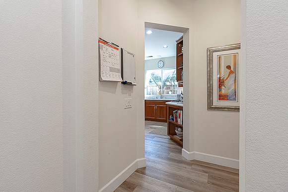 2425 Gallery 10