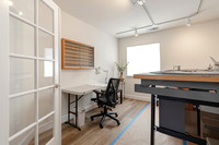 2425 Gallery 17