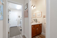 2425 Gallery 18