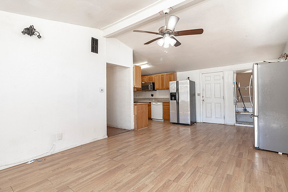250 N 9th 07