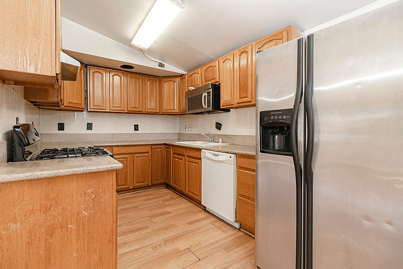 250 N 9th 11