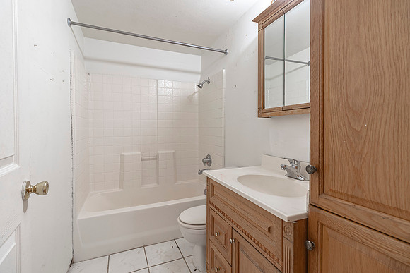 250 N 9th 14