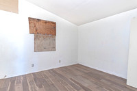 250 N 9th 17