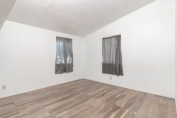 250 N 9th 16