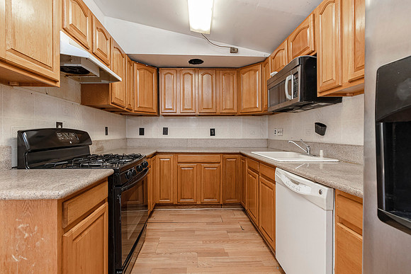 250 N 9th 12