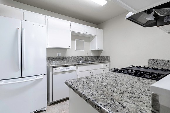 2724 Park Pl12