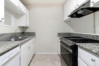 2724 Park Pl13