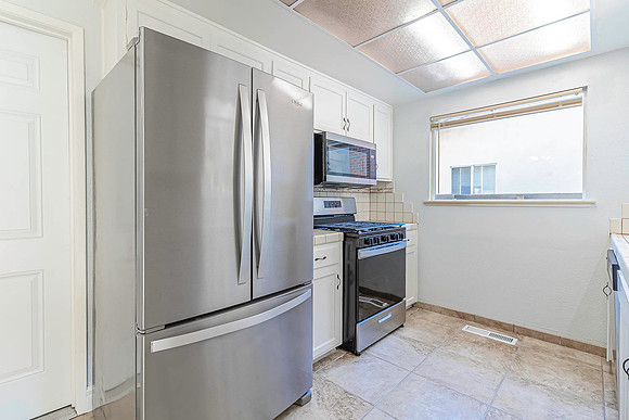 2040 Edgebrook 10