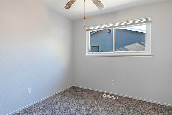 2040 Edgebrook 12