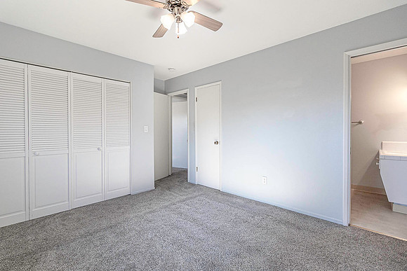 2040 Edgebrook 15