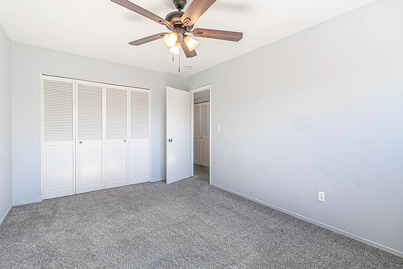 2040 Edgebrook 17
