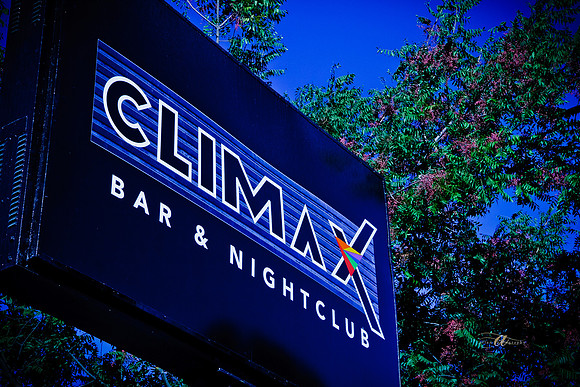 12ClimaxBar2002