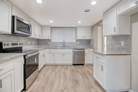 2204OrchardPark08