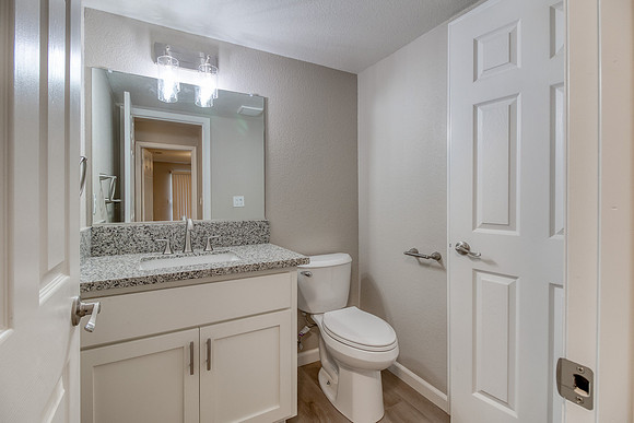 2204OrchardPark14