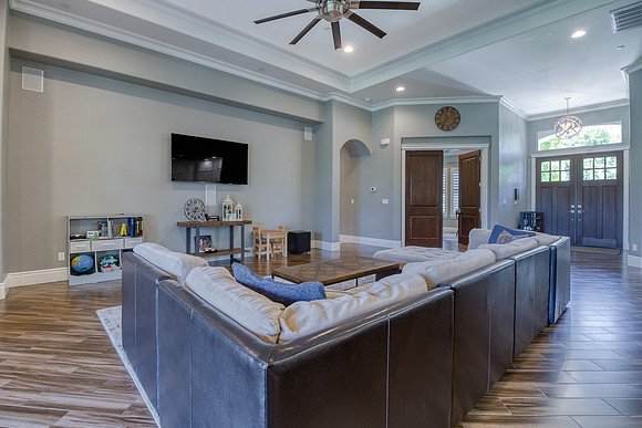 4111CountryWalk16