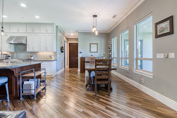 4111CountryWalk21