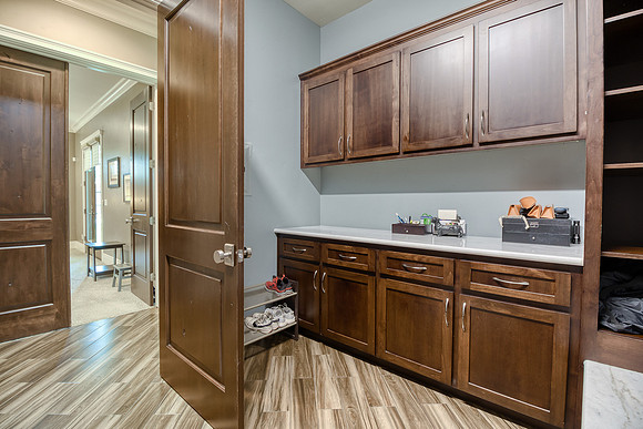 4111CountryWalk24