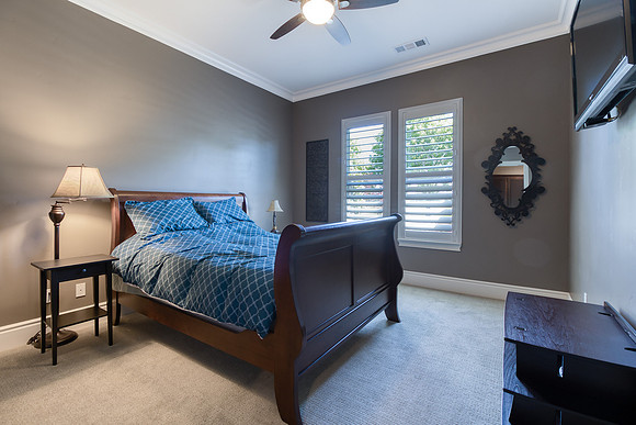 4111CountryWalk37