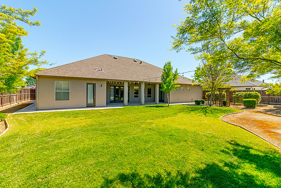 4111CountryWalk39