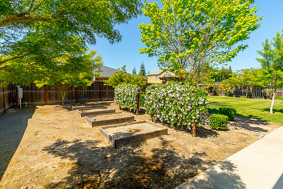 4111CountryWalk40