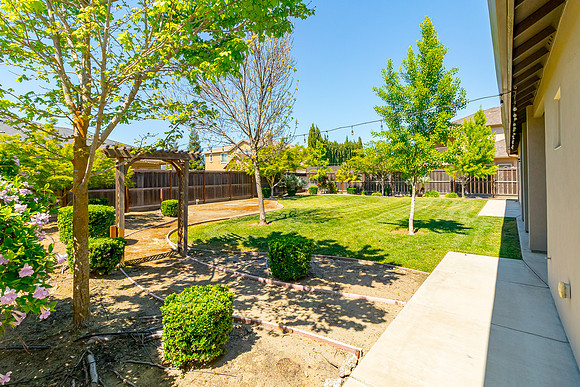 4111CountryWalk41
