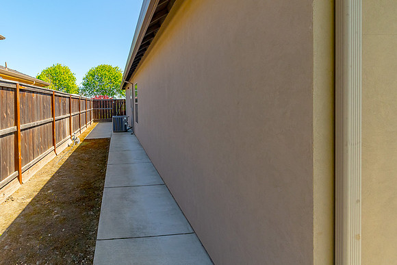 4111CountryWalk44