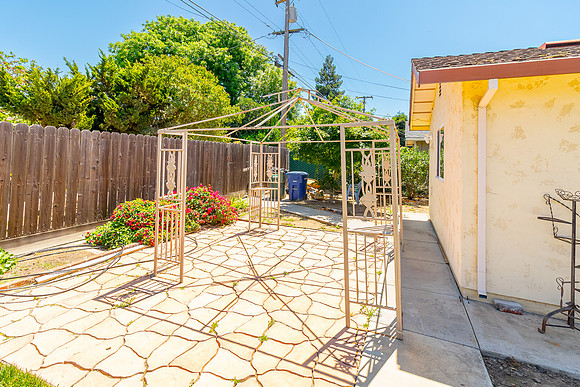 1036 Lakewood 25
