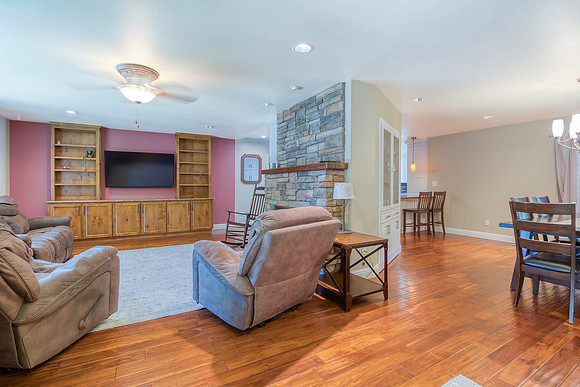 3313Mansfield 06