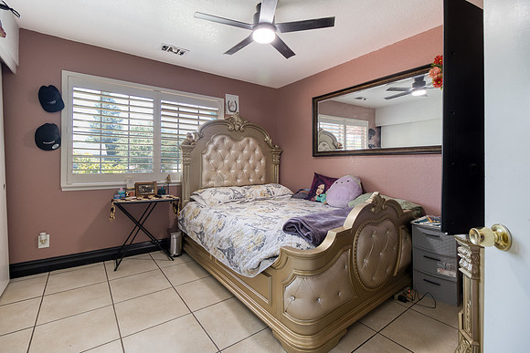 3904Zakessian25