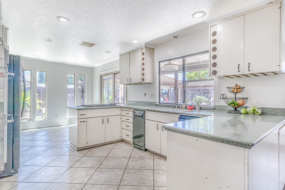 1602Venetian09
