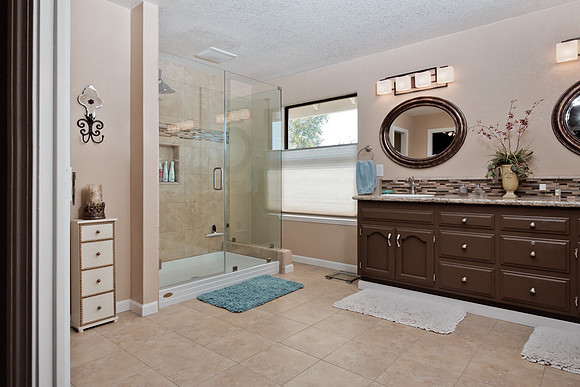 896 Shadowbrook -029