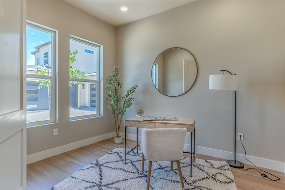 Staged01