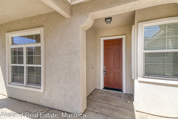 2261Silverplace04
