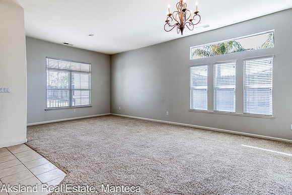 2261Silverplace07