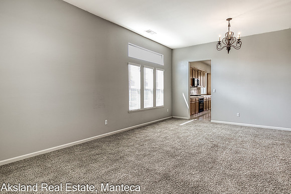 2261Silverplace08