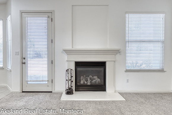 2261Silverplace12