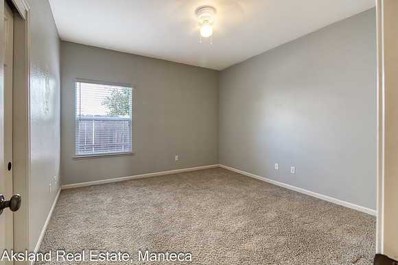 2261Silverplace19
