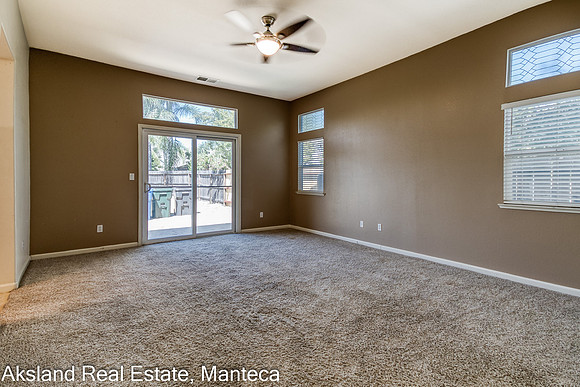 2261Silverplace21