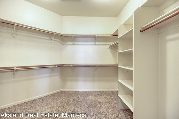 2261Silverplace23