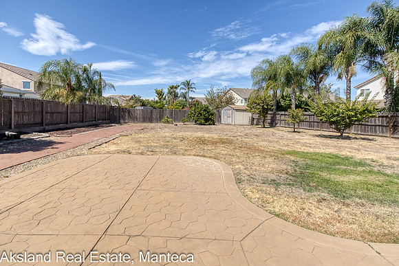 2261Silverplace25