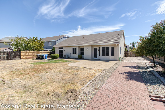 2261Silverplace28