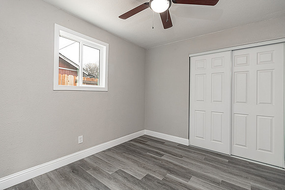 460Colfax28