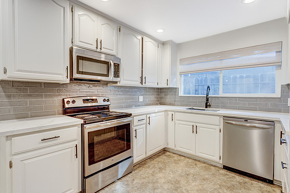1613 Cherrywood 09