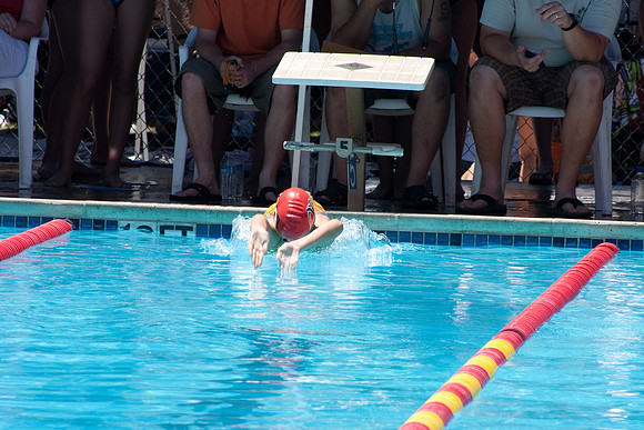 10Swim1053