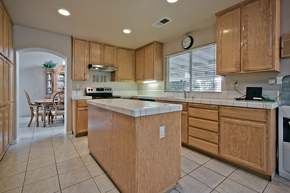5937 McArthur-009