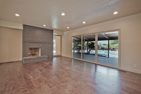 7009 Oakmont-012