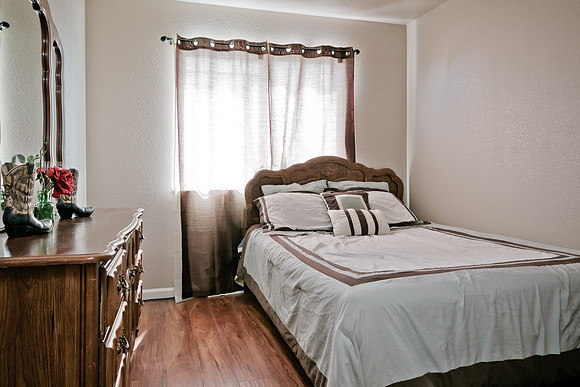 5937 McArthur-021